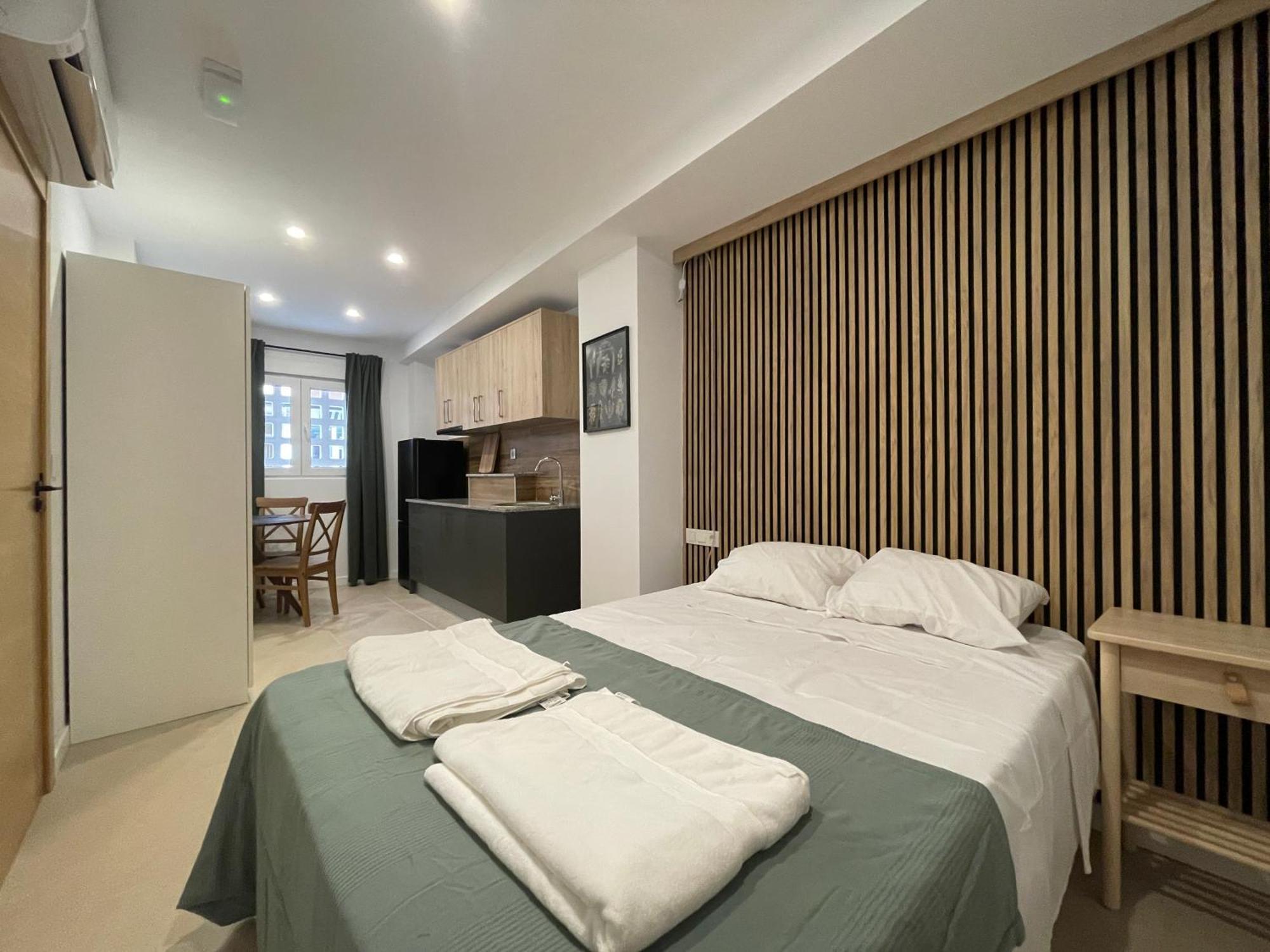 Apartamentos Postiguet Аликанте Екстериор снимка